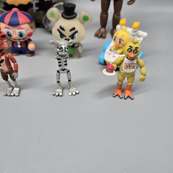 FNAF Five Nights at Freddy's Lot Of 10 Vinyl Figures Die Cast Plush - Picture 3 of 7